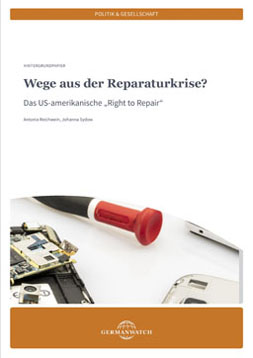 Publikationscover: Ausschnitt eines Tisches auf dem Werkzeug und ein zu reparierendes Elektro-Kleingerät liegt.